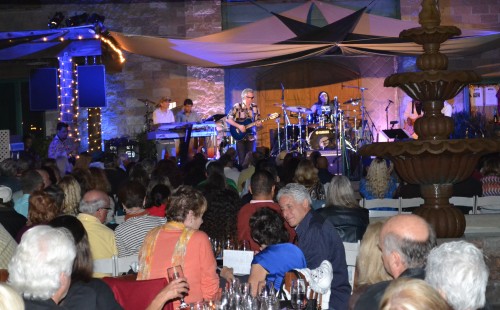 Thornton Winery fans enjoy the sounds of Peter White on 5/18/2013