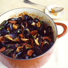 spicy mussels with chorizo and wine