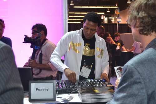 Keith Shocklee of Peavy, demonstrates PV mixer