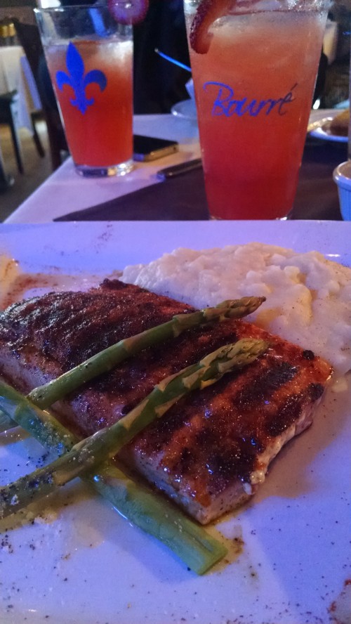 Salmon with asparagus and mash potatoes with Strawberry lemonade to drink.