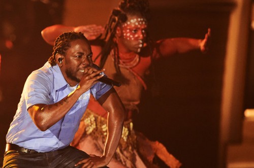 01-Kendrick-Lamar-performance-grammy-2016-billboard-650