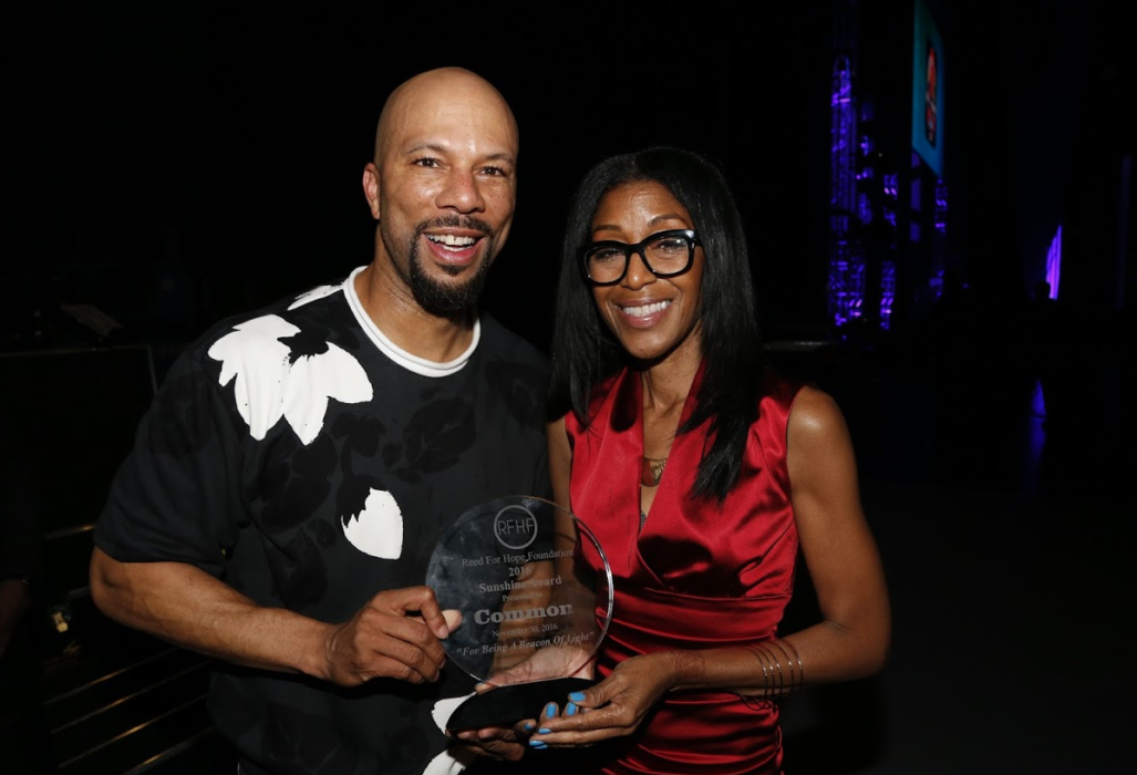 RFHF founder and Emmy Award-winning casting director, Robi Reed, presented the foundation’s Sunshine Award to Common/
